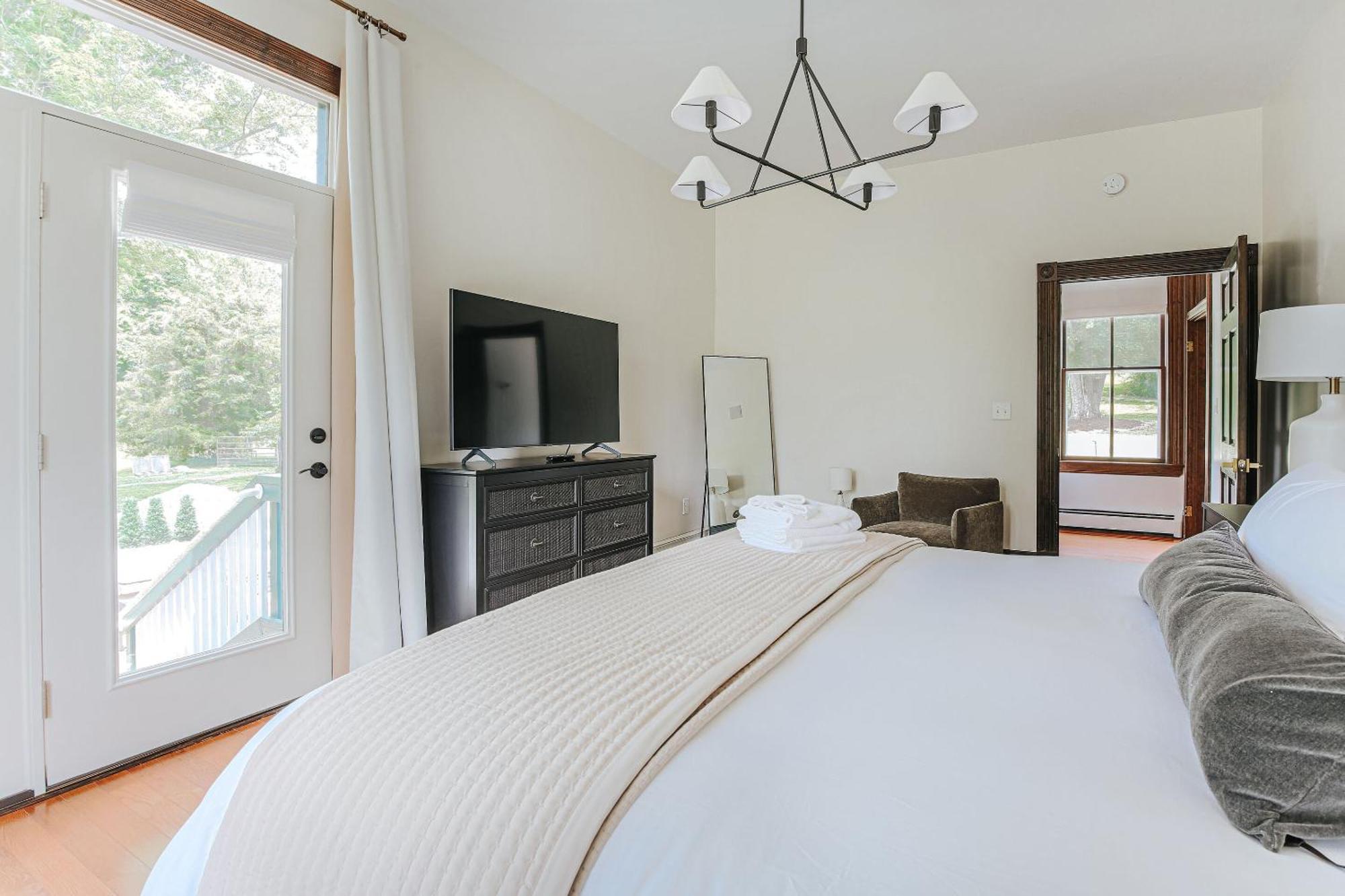 Afton Mountain Inn Room photo